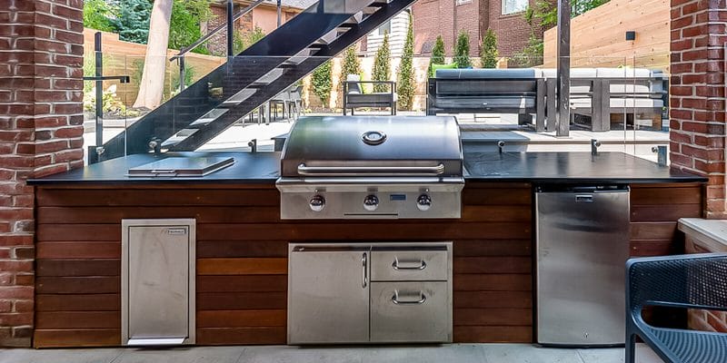 Outdoor Kitchen Tips by Toronto Landscaping Company; M.E. Contracting.