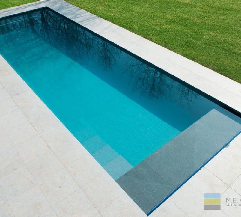 Small Backyard fiberglass pools -The cube